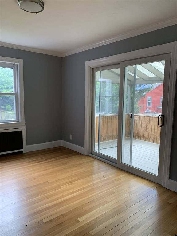Newton, MA 02462,11 Hallron Road