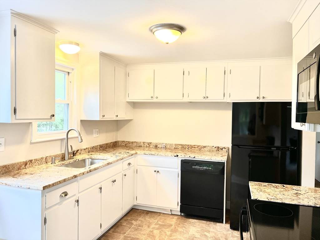 Randolph, MA 02368,43 Grove St