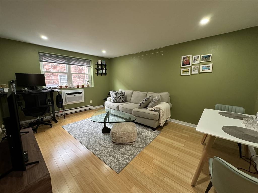Somerville, MA 02145,116 Sycamore #22
