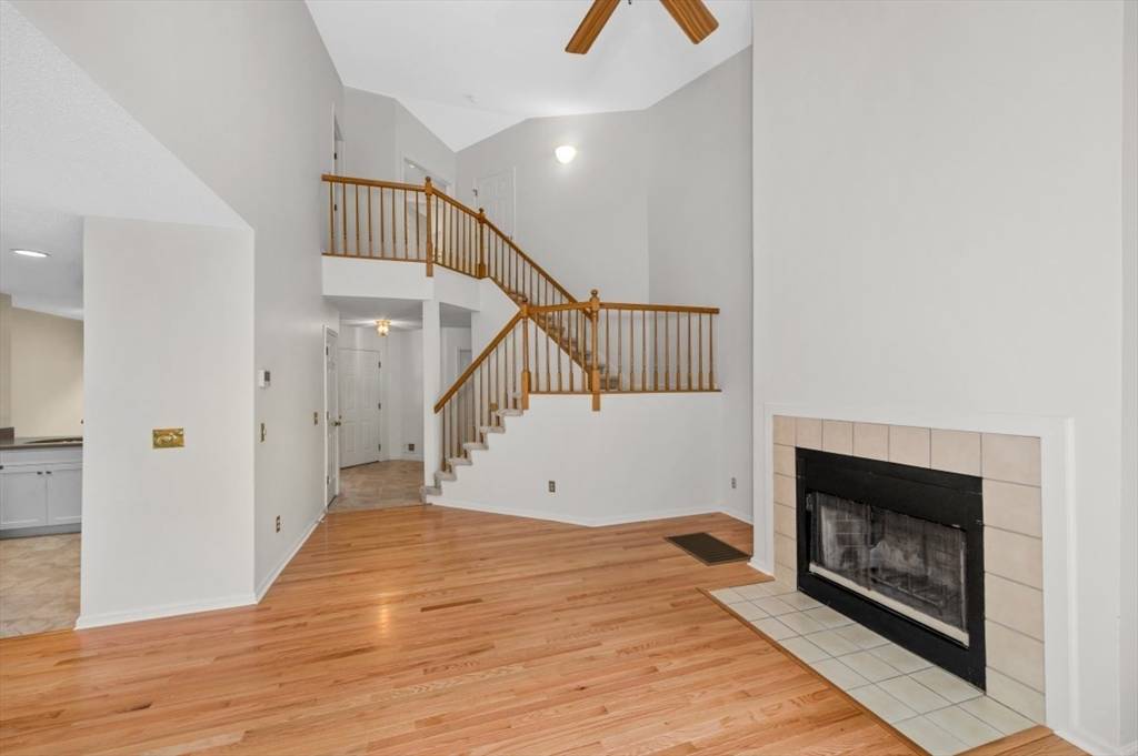 Burlington, MA 01803,4 Knollwood Ct #4