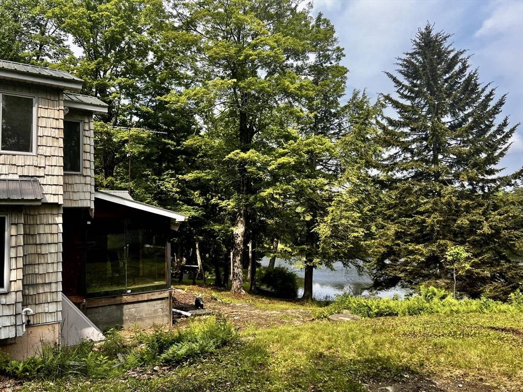 Heath, MA 01346,40 Papoose Lake Dr