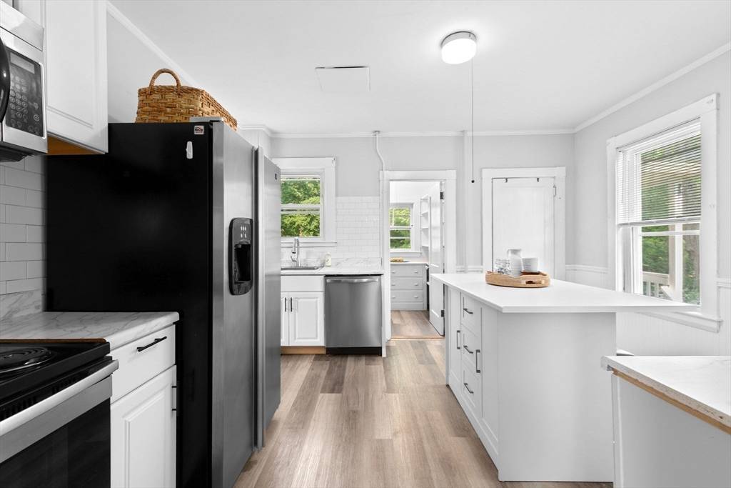 Rockland, MA 02370,181 Myrtle St