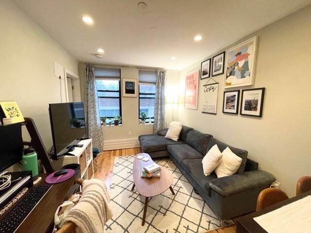 Boston, MA 02113,419 Hanover Street #6