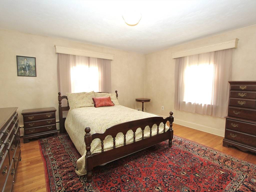 Auburn, MA 01501,37 Oxford St N