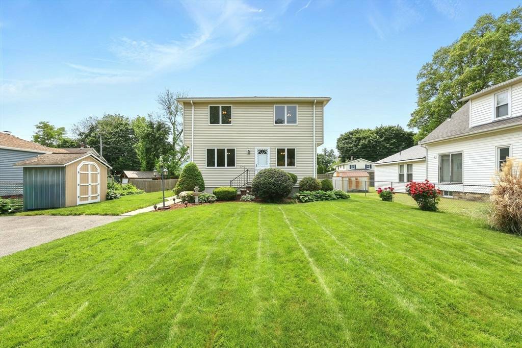 Chicopee, MA 01013,35 Lawndale St