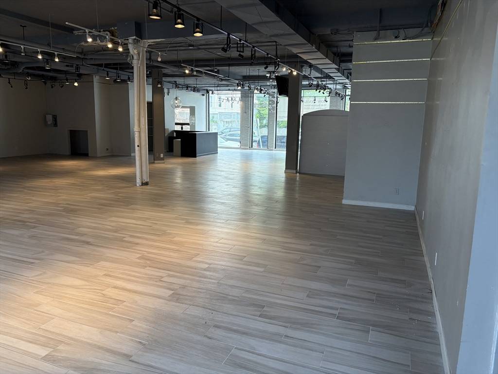 Brookline, MA 02447,75 Boylston