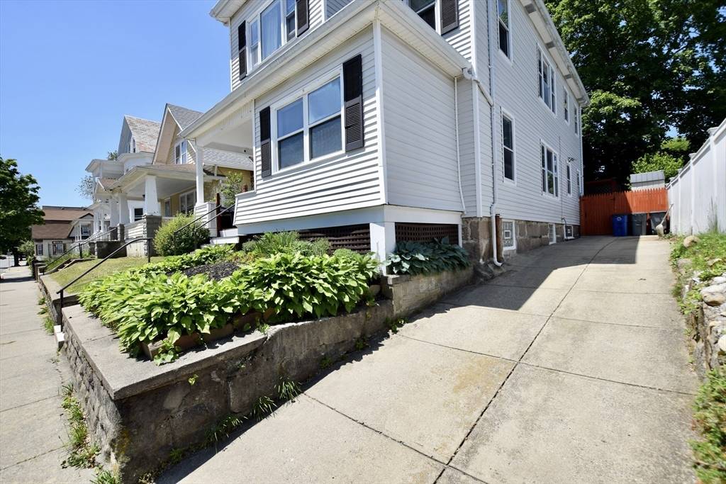 New Bedford, MA 02740,419-421 Court St