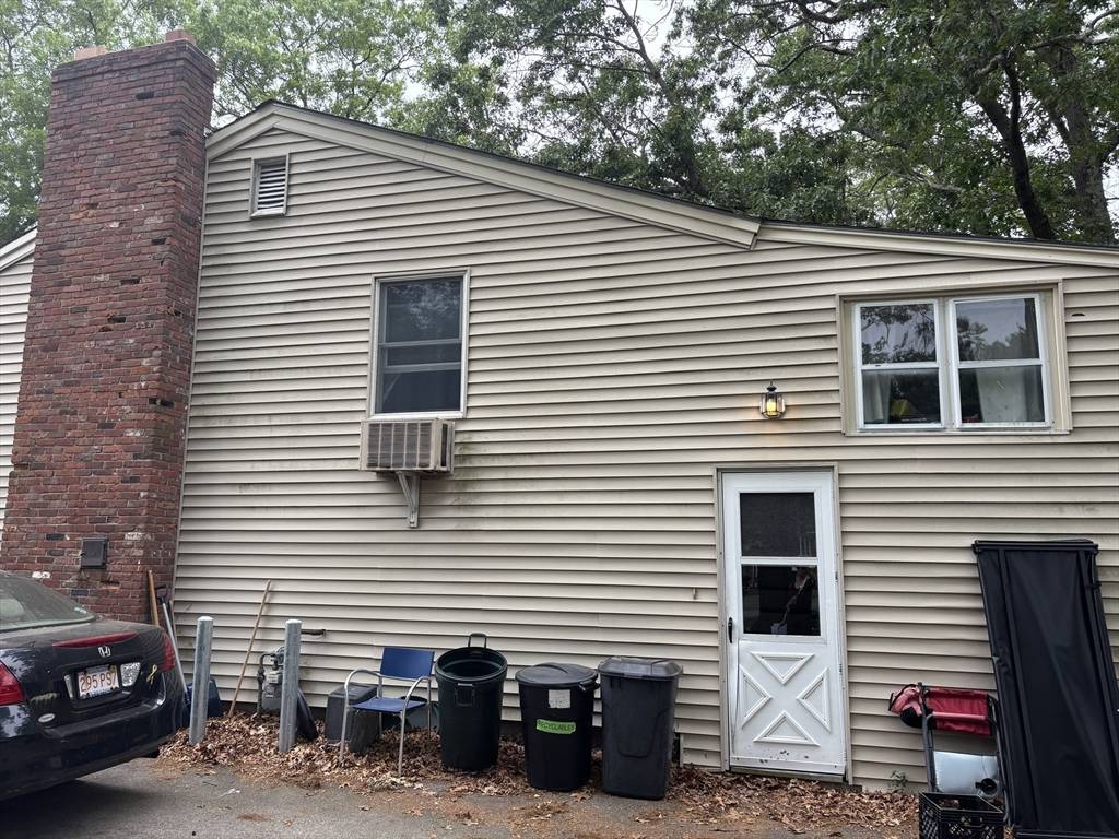 Stoughton, MA 02072,607 Turnpike St