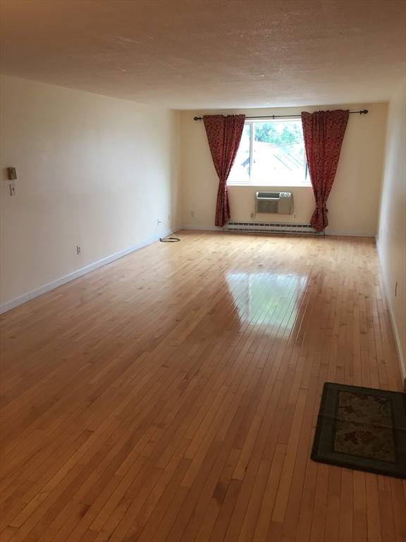 Somerville, MA 02143,94 Beacon St #21