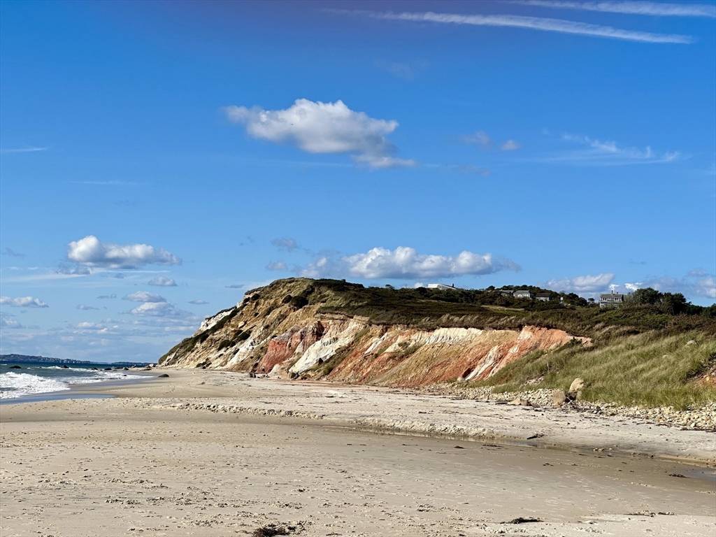 19A Locustlane Aquinnah, MA 02535