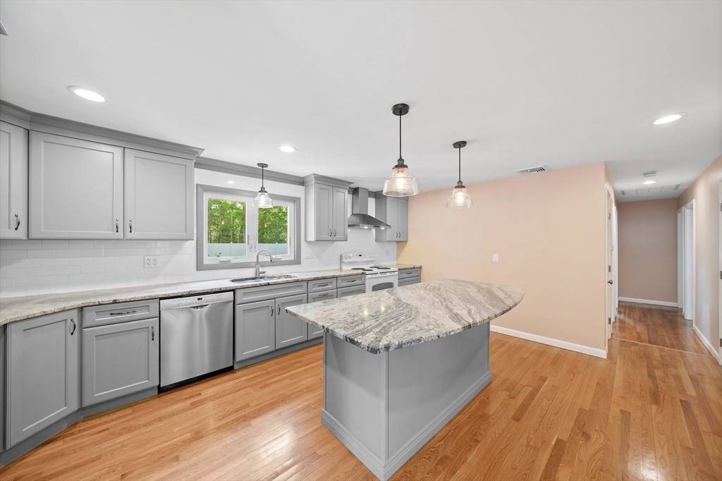 Taunton, MA 02780,73 Fremont Street