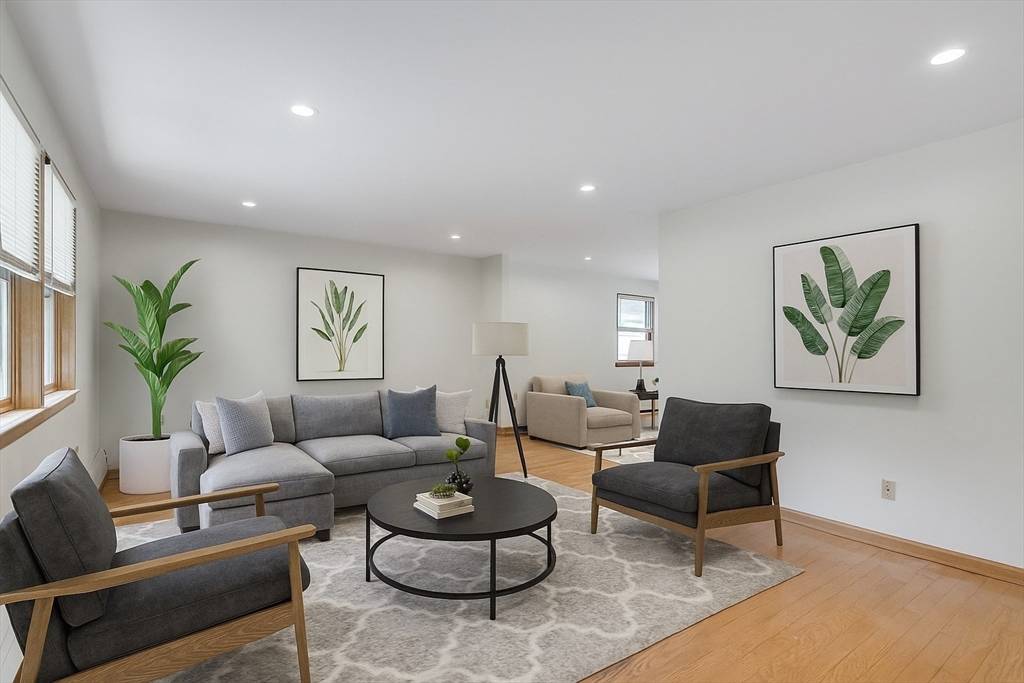 Newton, MA 02466,115 Rowe St