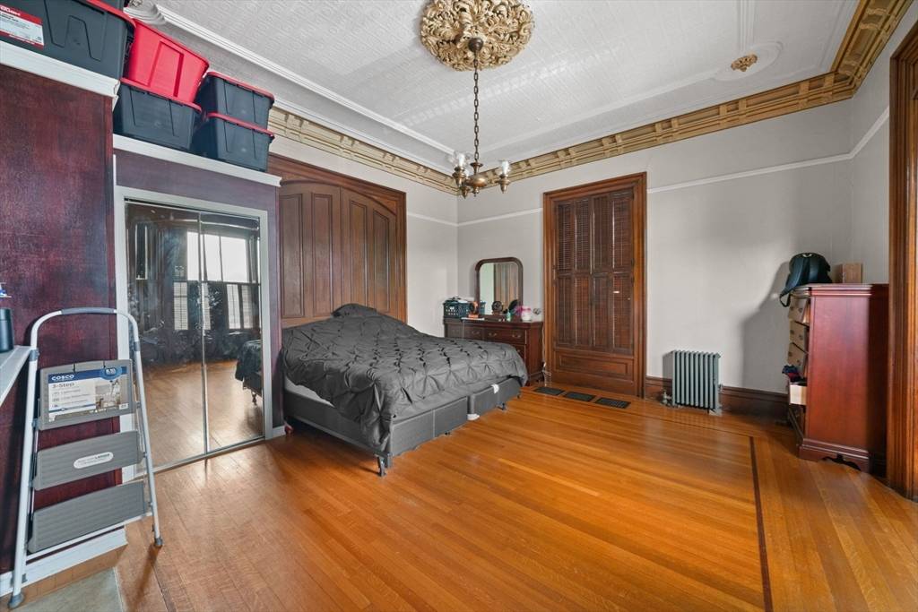 533 Locust St Fall River, MA 02720