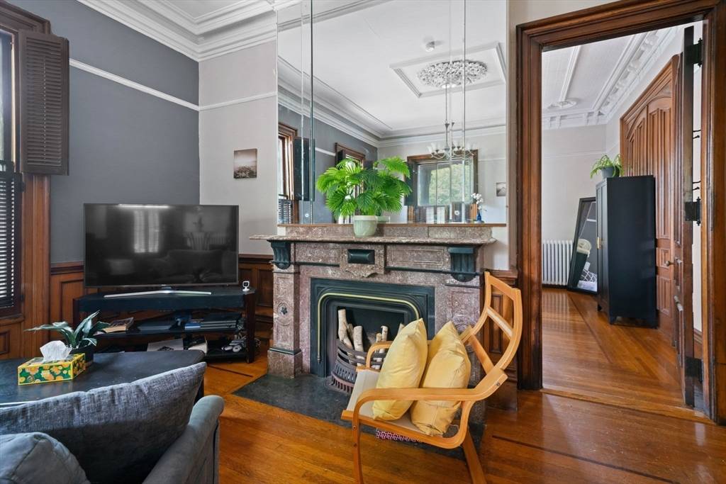 533 Locust St Fall River, MA 02720