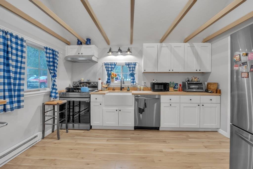 Sterling, MA 01564,21 Myrtle Ave