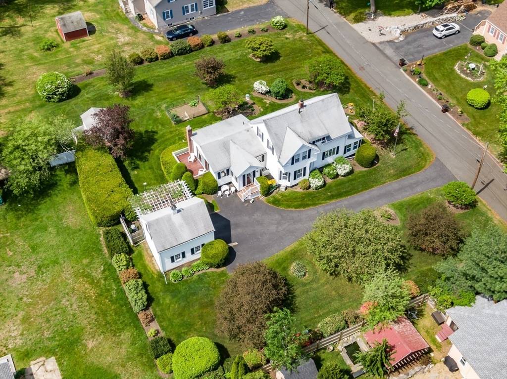 Amesbury, MA 01913,8 Manila