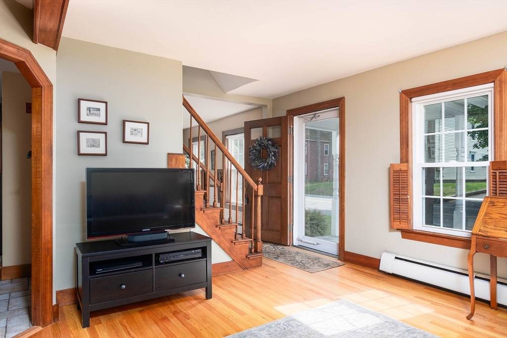 West Boylston, MA 01583,30 Crescent St