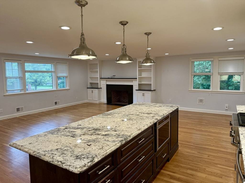 Wellesley, MA 02481,109 Elmwood Rd