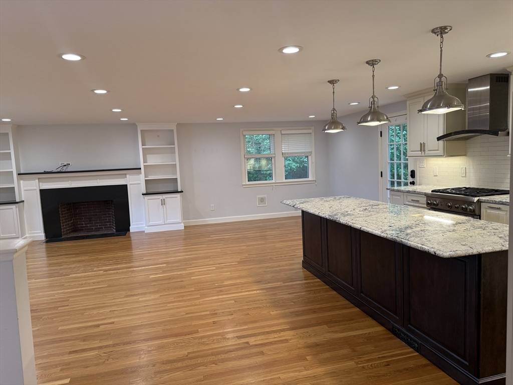 Wellesley, MA 02481,109 Elmwood Rd