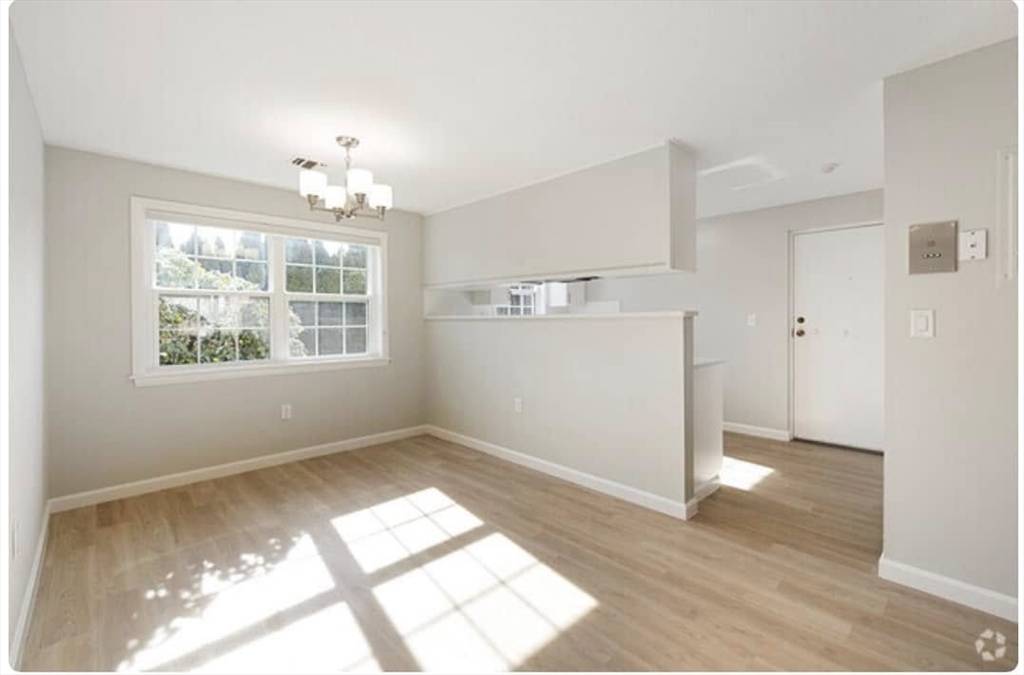 Woburn, MA 01801,200 Bedford #18B