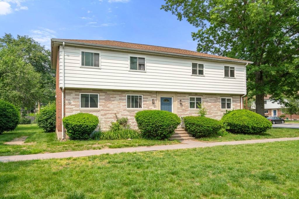 Framingham, MA 01702,172 Bishop Dr #172