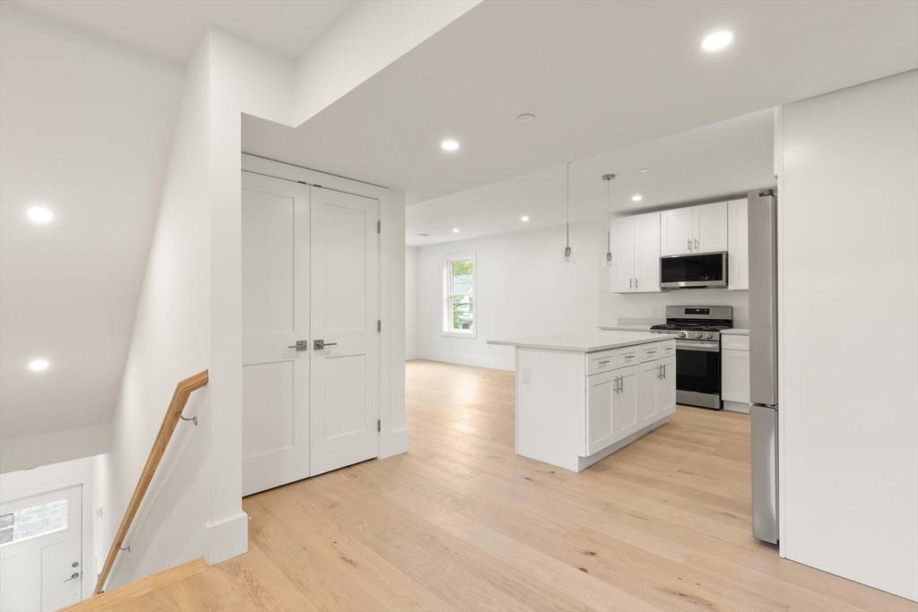 Boston, MA 02136,79 Maple Street #3