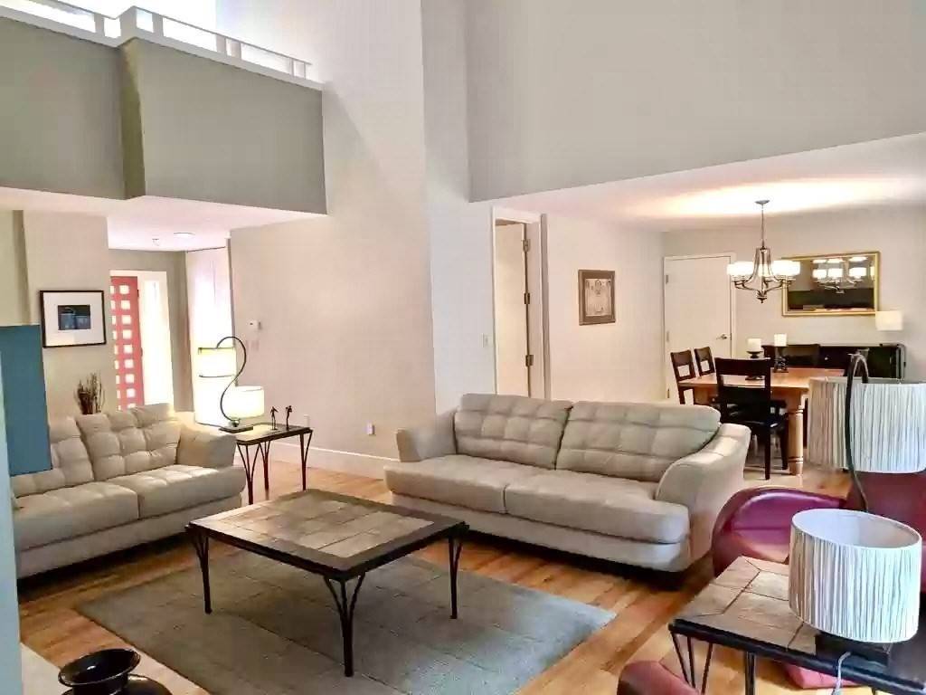 Newton, MA 02459,253 Nahanton #253