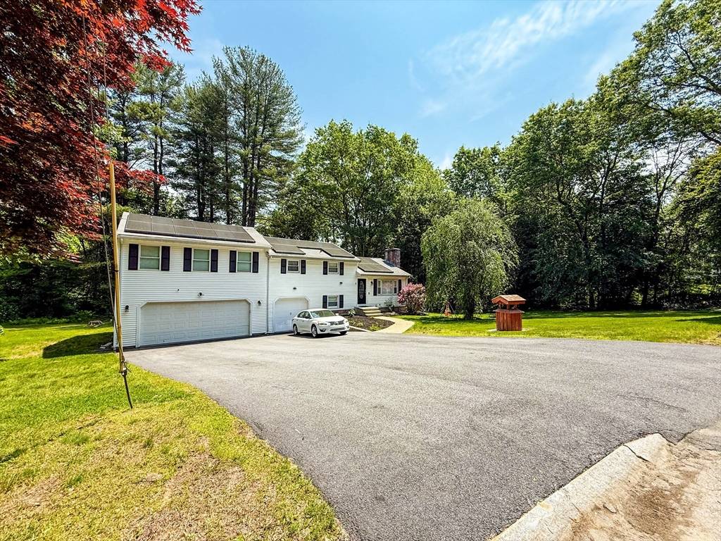 Hopedale, MA 01747,1 Fieldstone Way