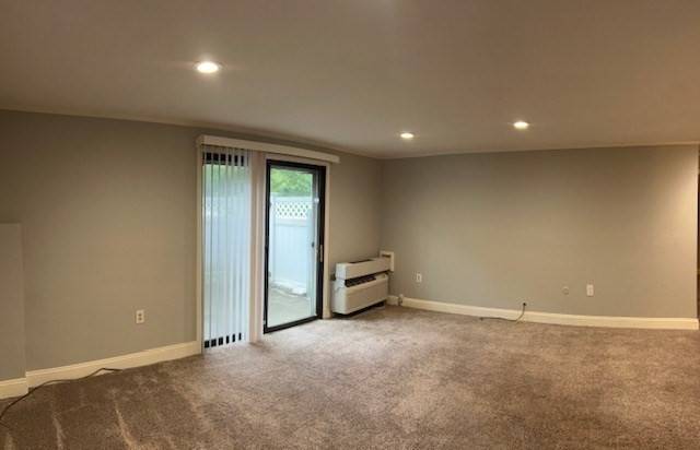 Natick, MA 01760,3 Village Rock Ln #1