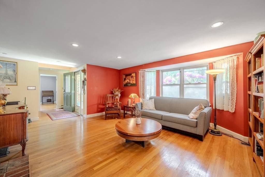 Arlington, MA 02474,75 Ridge St