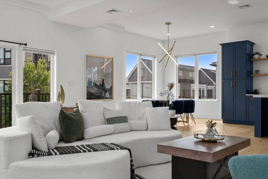 32 Murdock St #2 Somerville, MA 02145