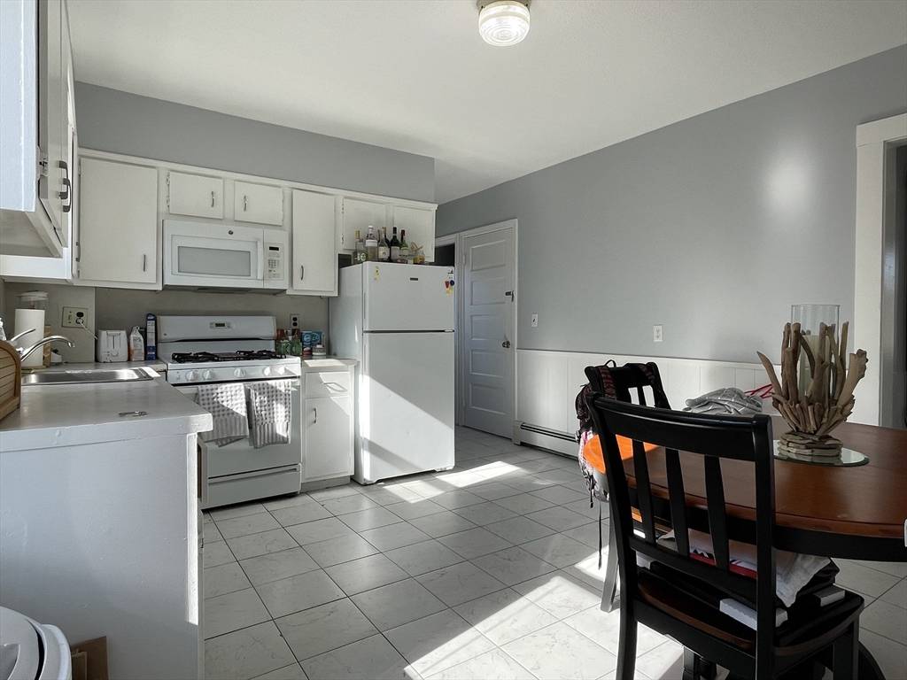 Waltham, MA 02453,59 South St #3