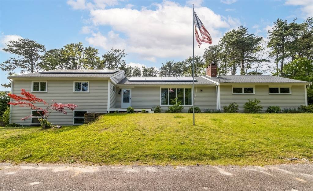 Dennis, MA 02660,218 Center St