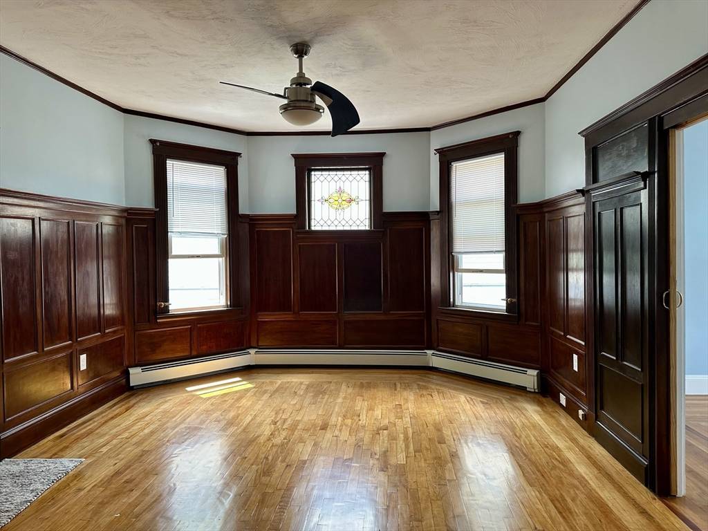 Boston, MA 02124,55 Lighgow Street #3