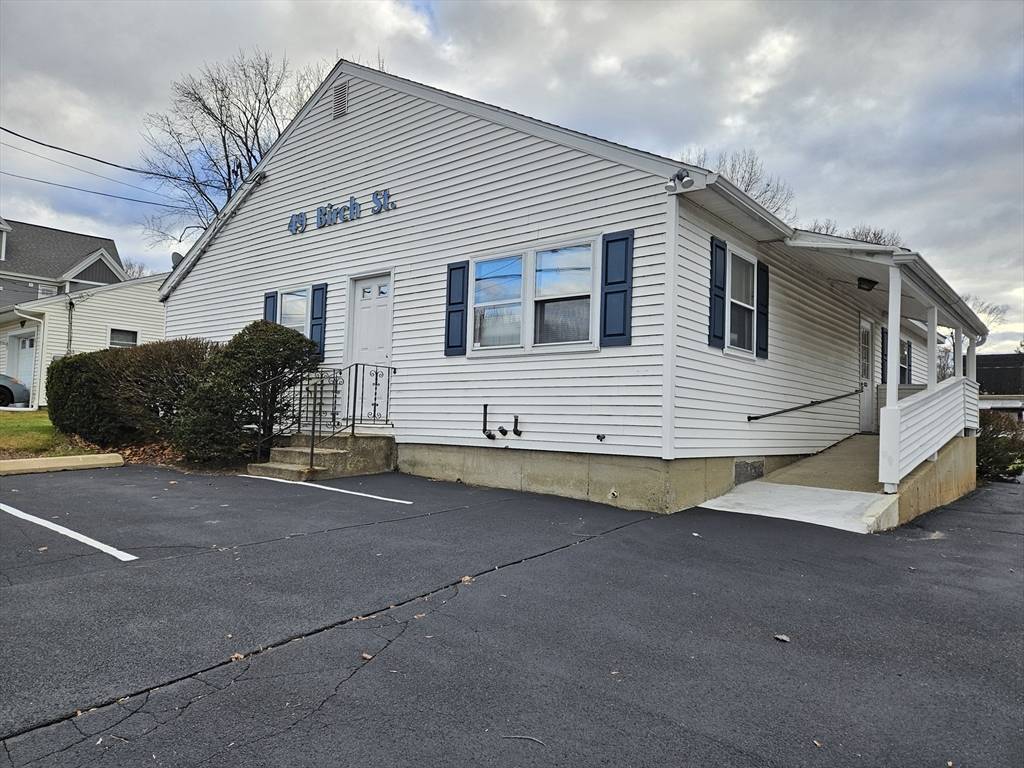 Derry, NH 03038,49 Birch Street
