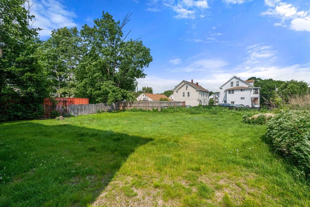 Webster, MA 01575,46 Prospect Street #1