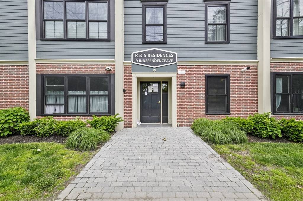 Braintree, MA 02184,9 Independence Ave #104