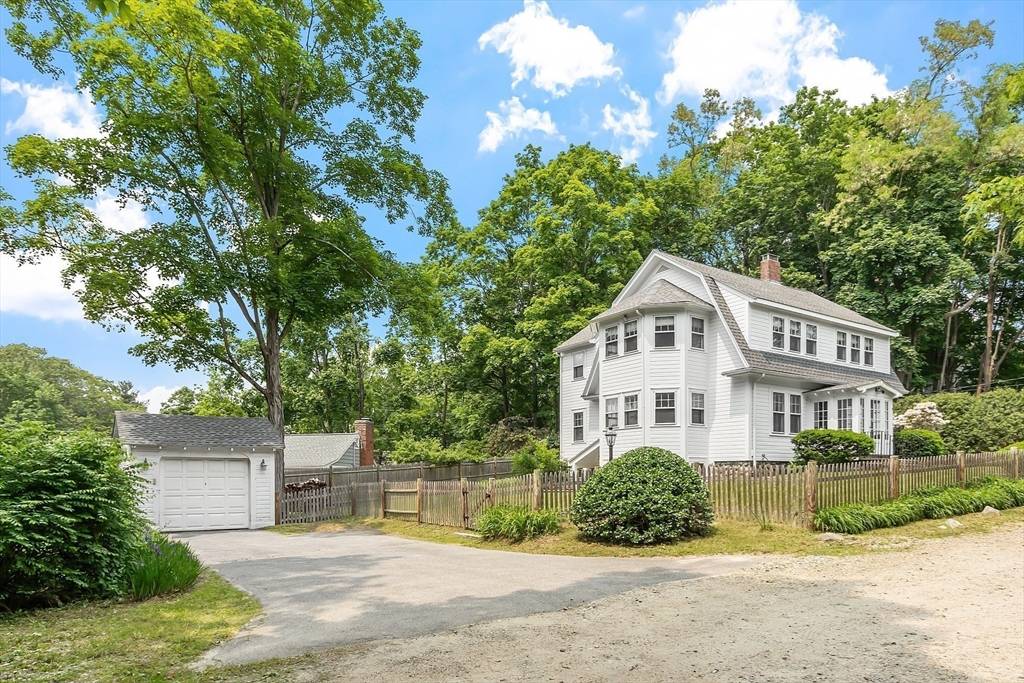 Andover, MA 01810,10 Torr Street