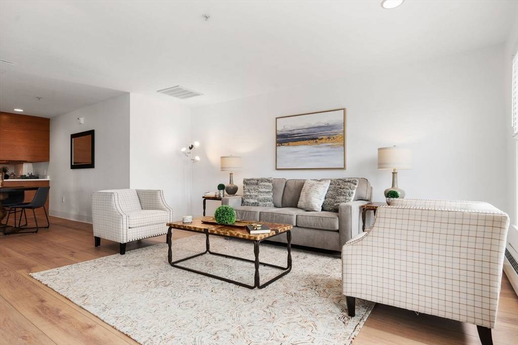 Cambridge, MA 02140,1 Davenport Street #11