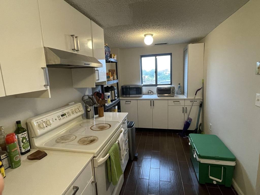 Medford, MA 02155,8 Ninth St #615