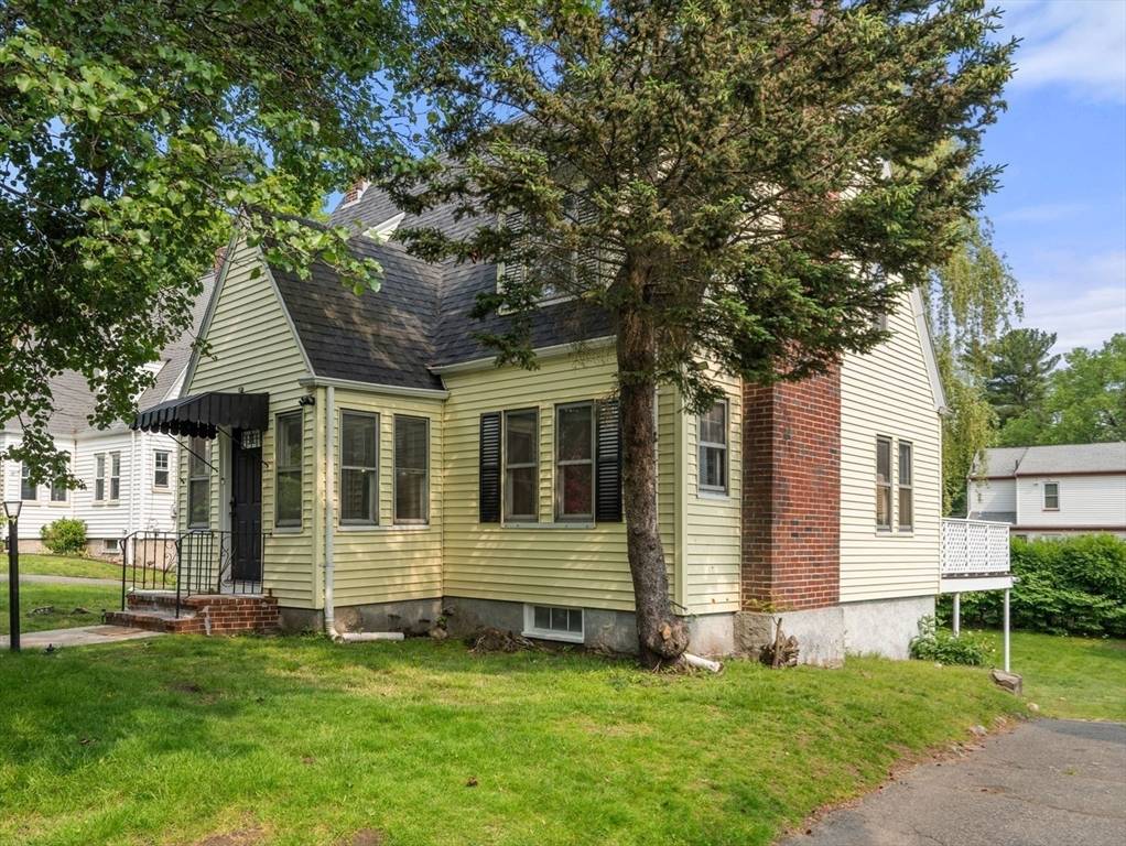 Medford, MA 02155,186 Brooks St