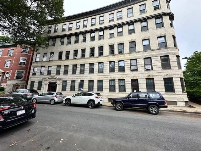 Boston, MA 02135,5 Braemore Rd #R