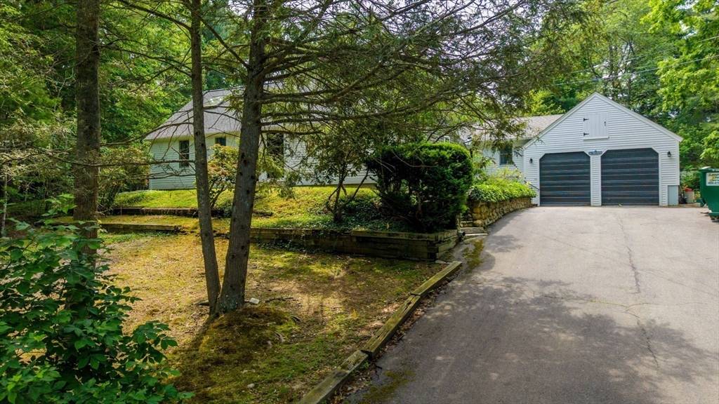 Carver, MA 02330,86 Plymouth St