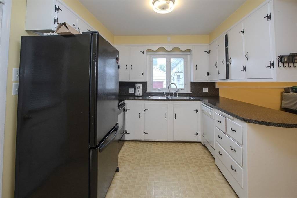 Somerset, MA 02726,196 Luther Ave