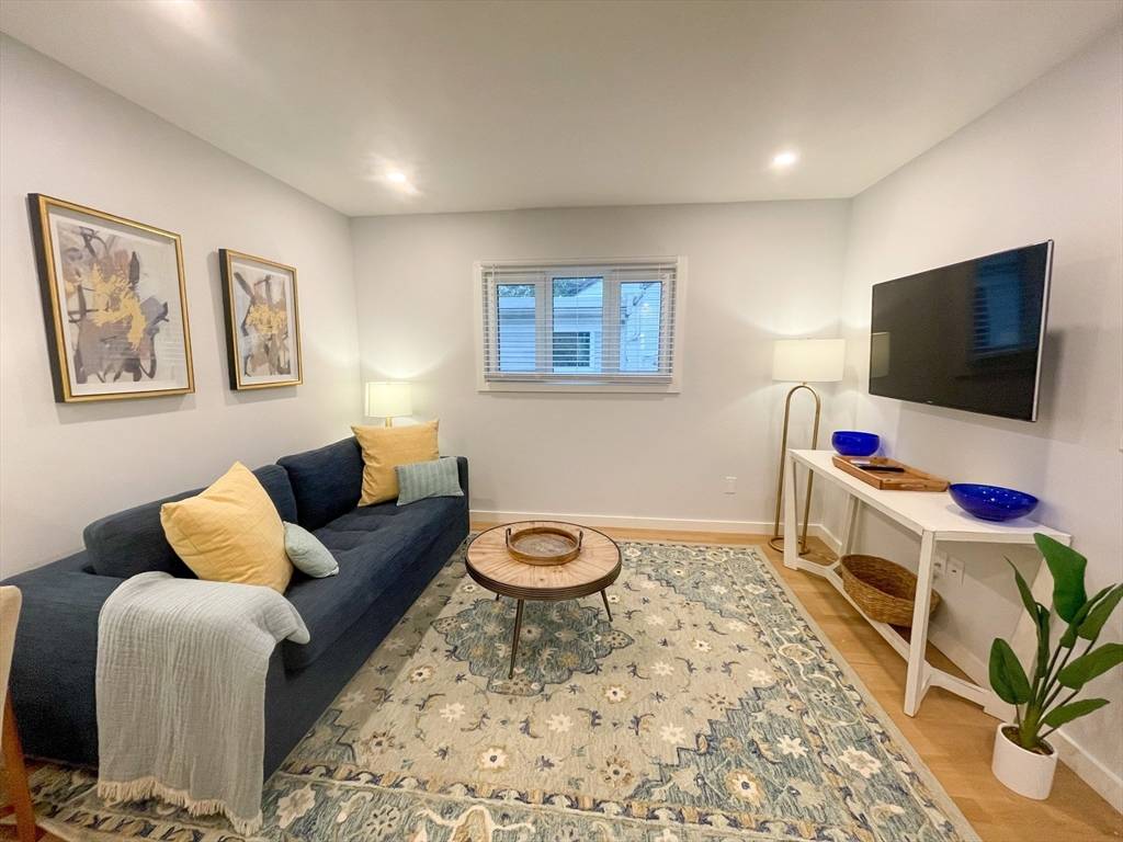 Cambridge, MA 02141,75 Thorndike St #2