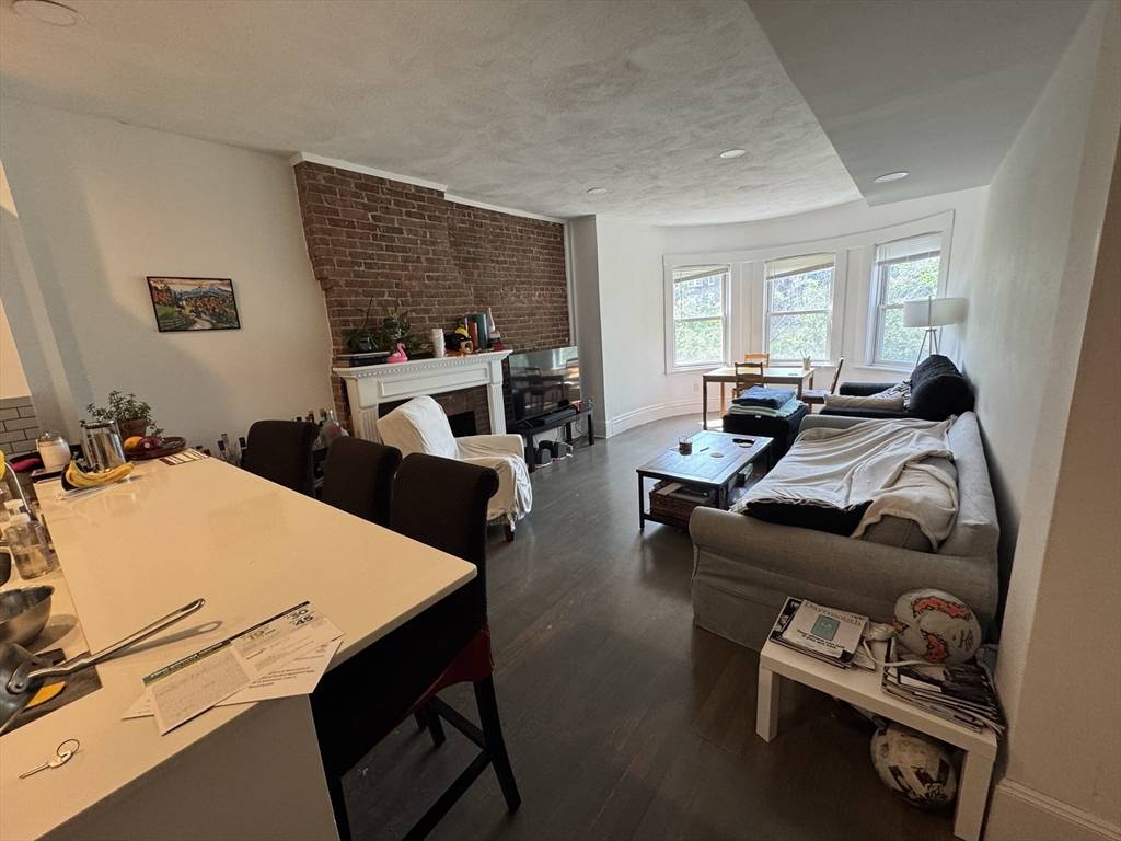 Brookline, MA 02446,1406 Beacon  St #3