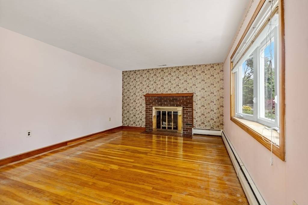 Weymouth, MA 02189,49 Whitman St