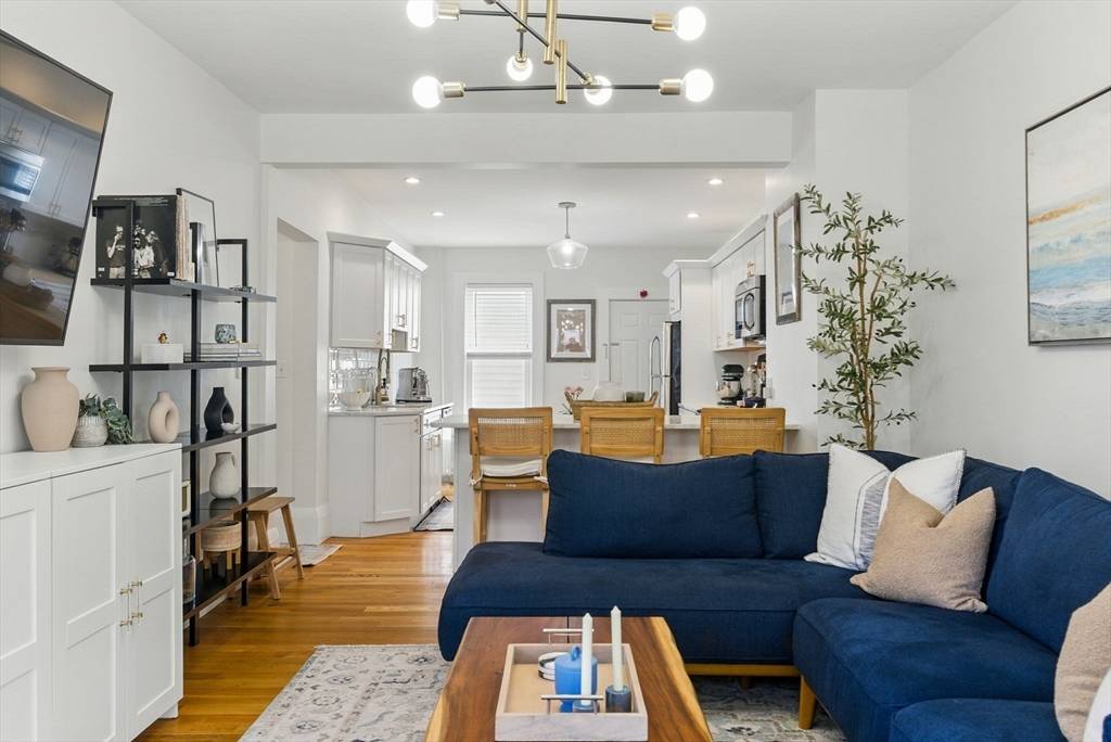 Winthrop, MA 02152,5 Pearl Ave #2
