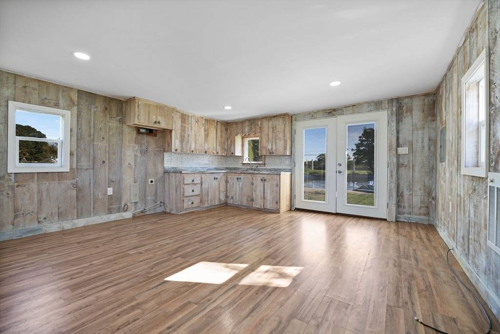Fairhaven, MA 02719,736 Sconitcut Road #B