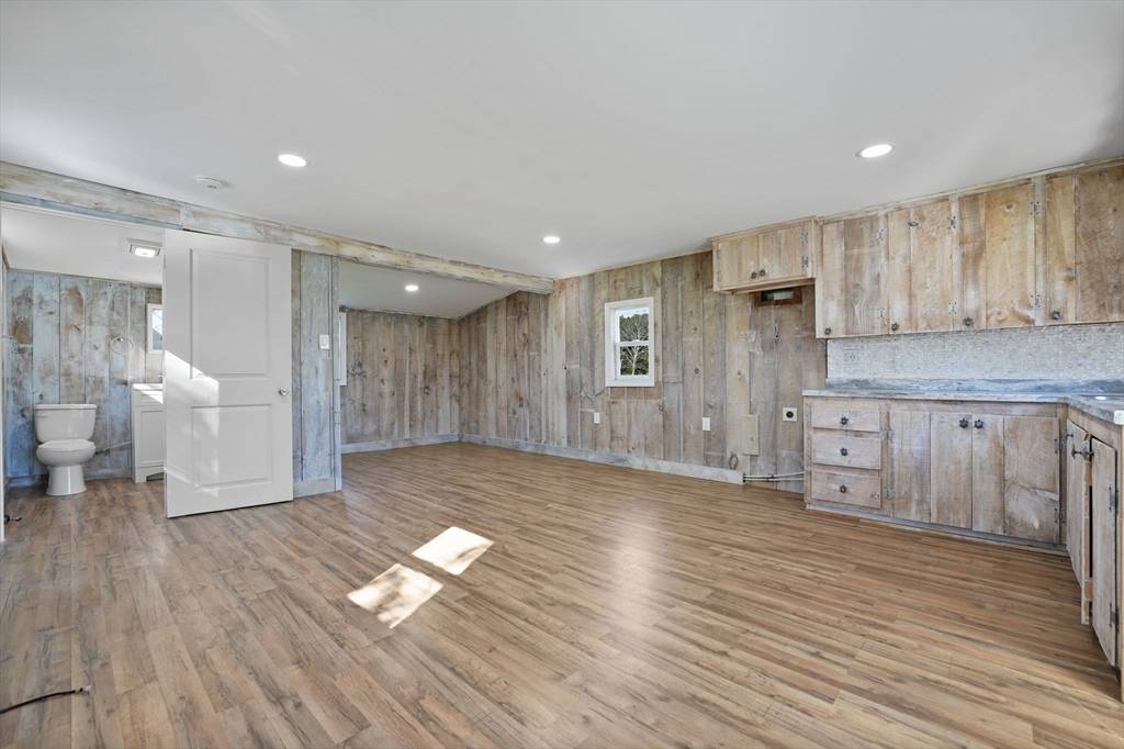 Fairhaven, MA 02719,736 Sconitcut Road #B